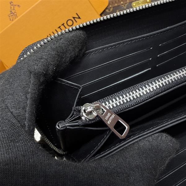 2026122105451881 600